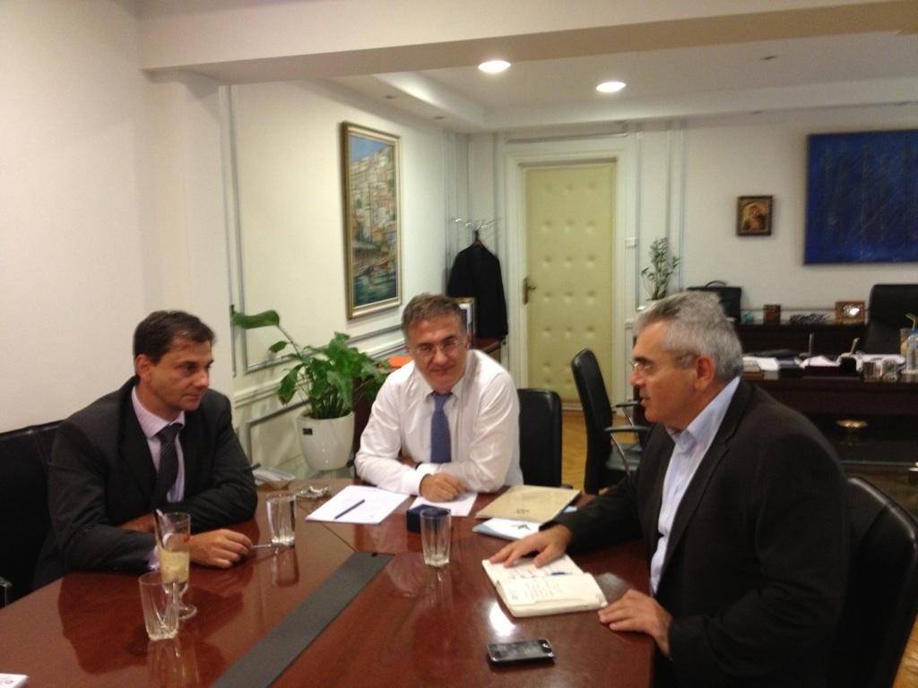 28-8-2013 Σύσκεψη στο Υπ Οικ